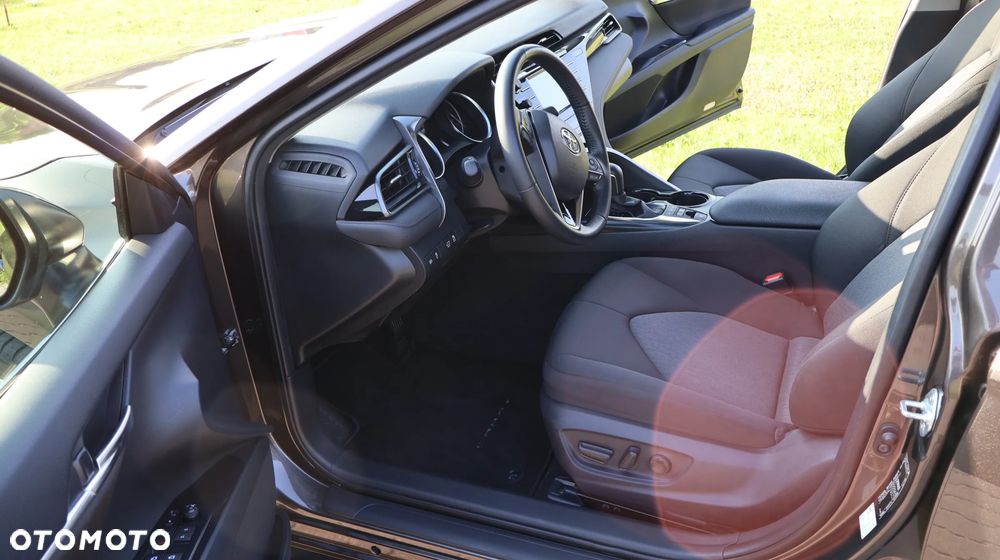 Toyota Camry - 28