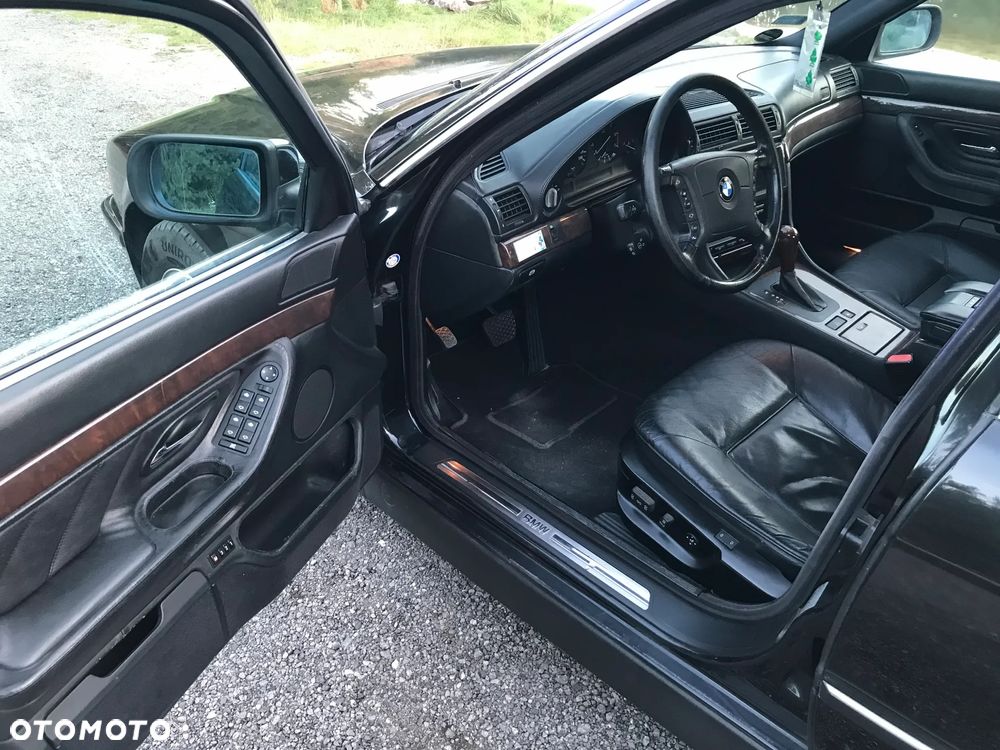 BMW Seria 7 750i - 20