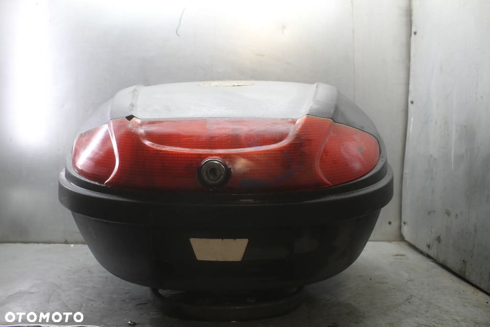Piaggio MP3 500 L5E Stelaż pod kufer centralny z kufrem - 1