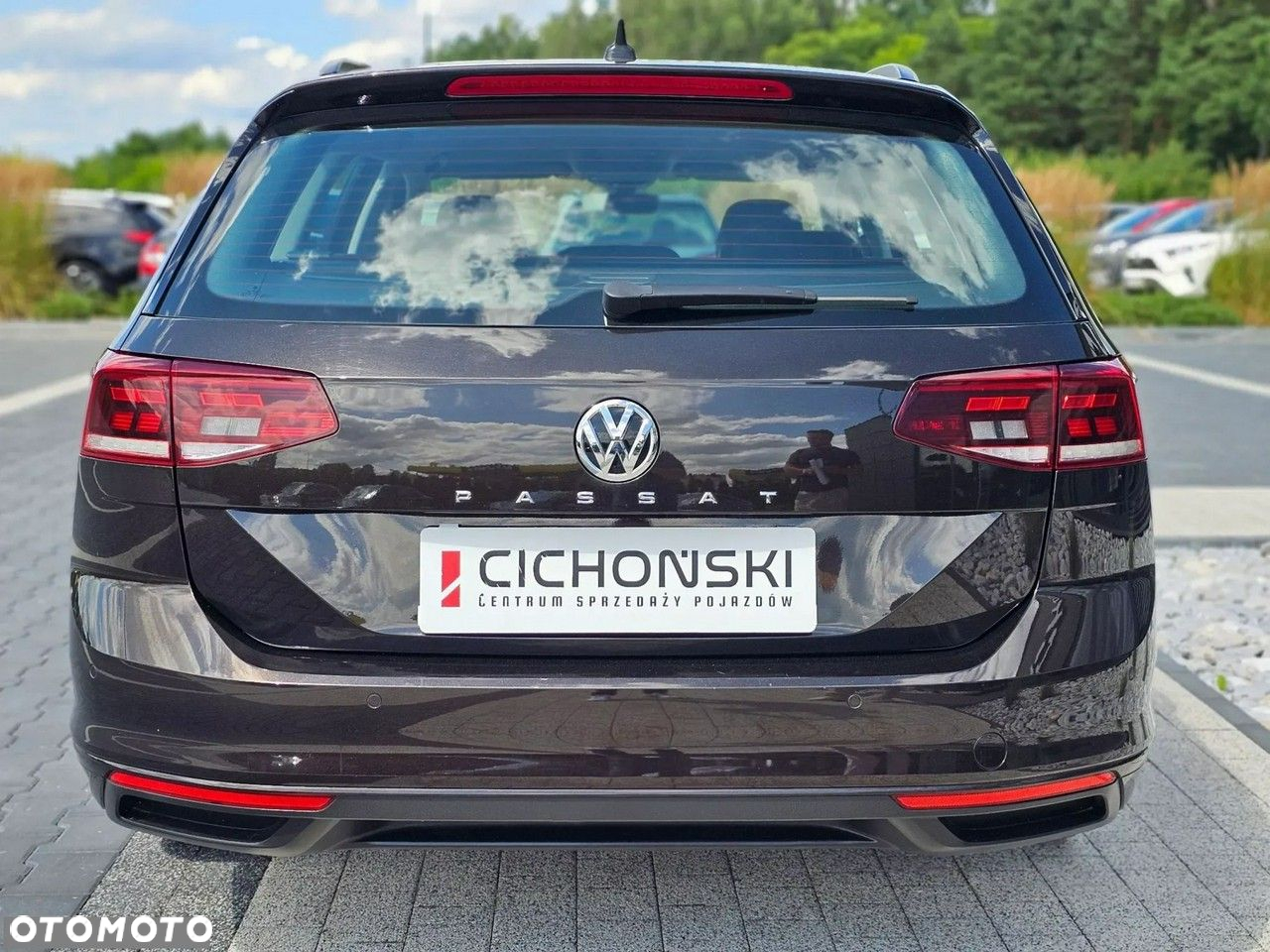 Volkswagen Passat - 8