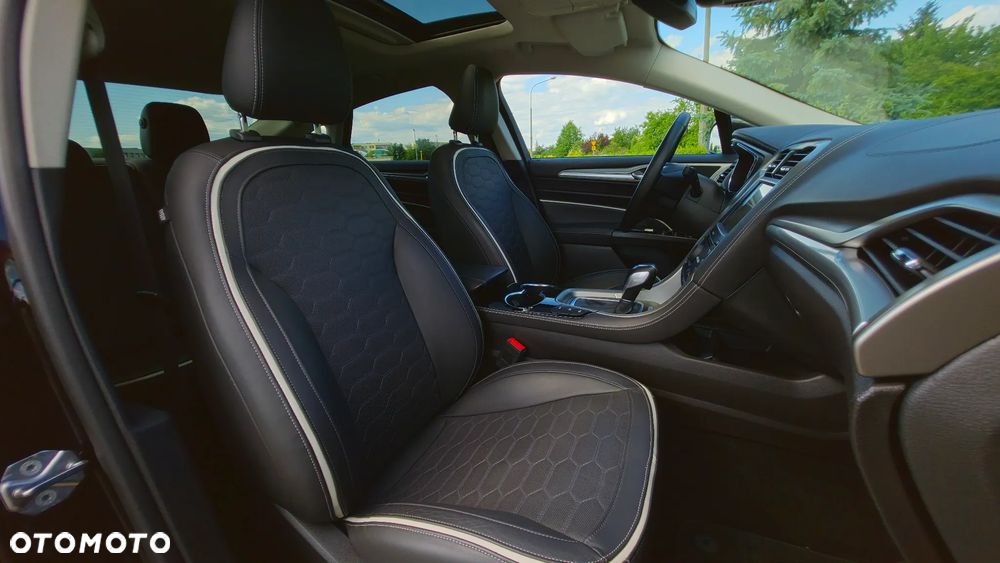 Ford Mondeo Vignale 2.0 Hybrid - 36