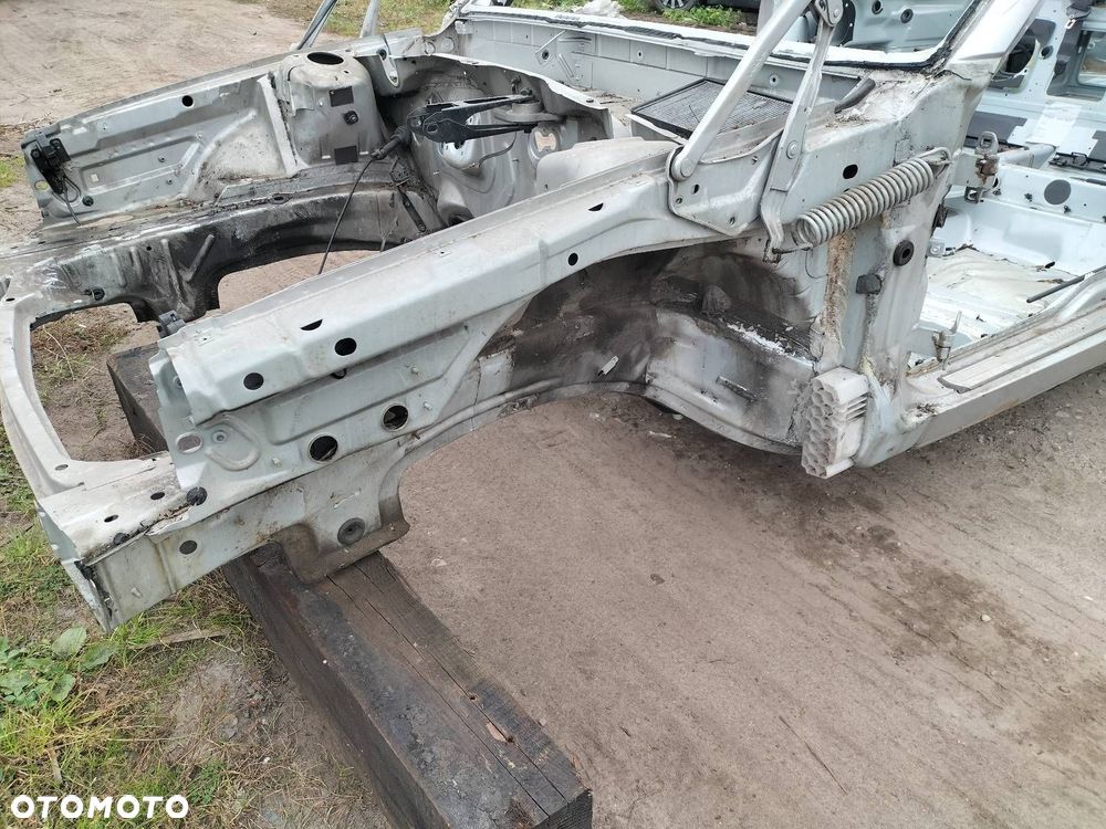 ĆWIARTKA PODŁUŻNICA LEWY PRZÓD VOLVO C70 I 426-26 - 1