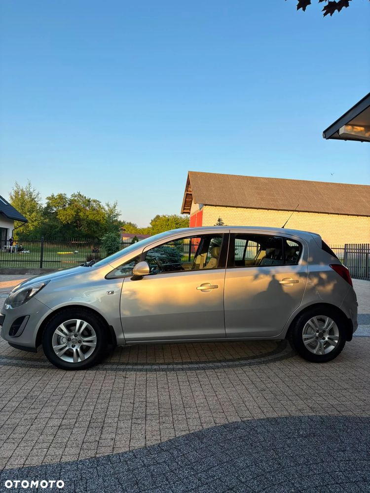 Opel Corsa 1.4 16V Cosmo - 6