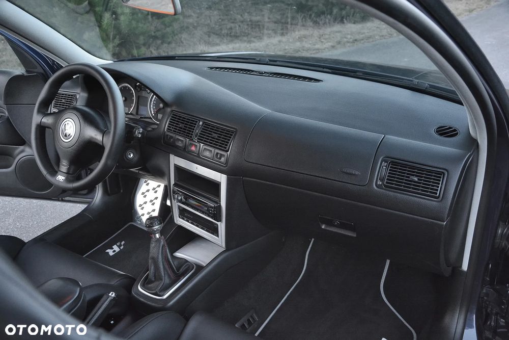 Volkswagen Golf - 12
