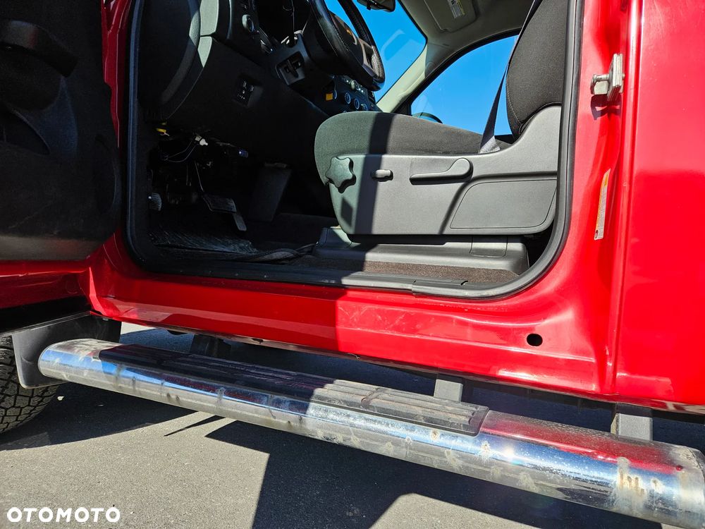 Chevrolet Silverado - 19