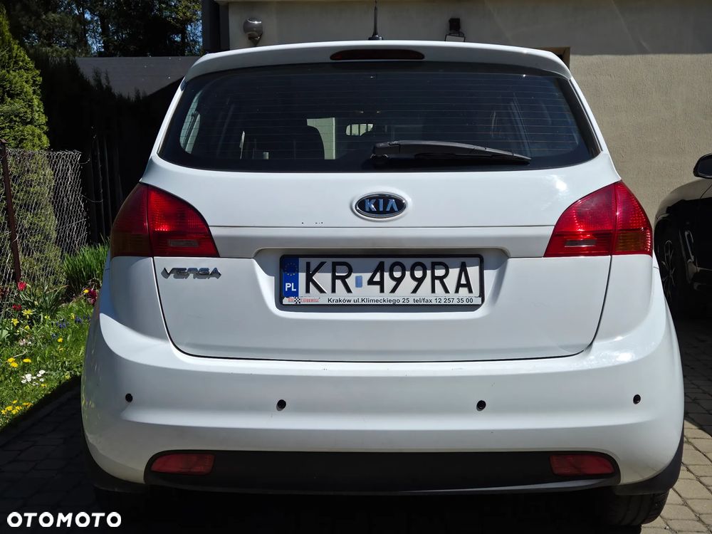 Kia Venga 2011 photo 2