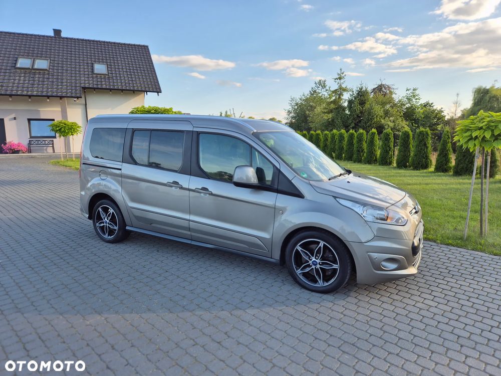 Ford Tourneo Connect Grand - 23