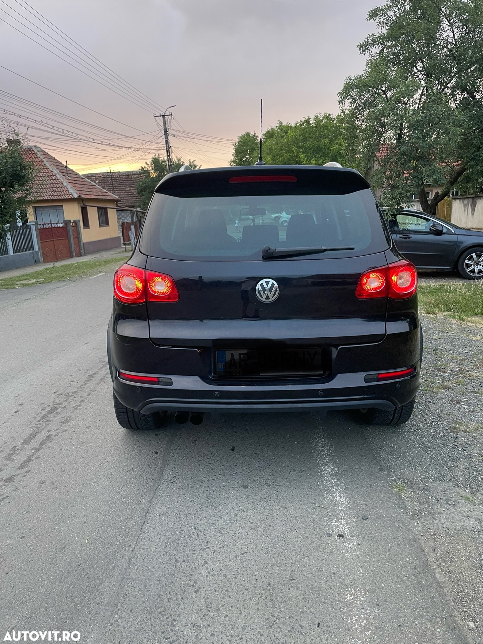 Volkswagen Tiguan - 4