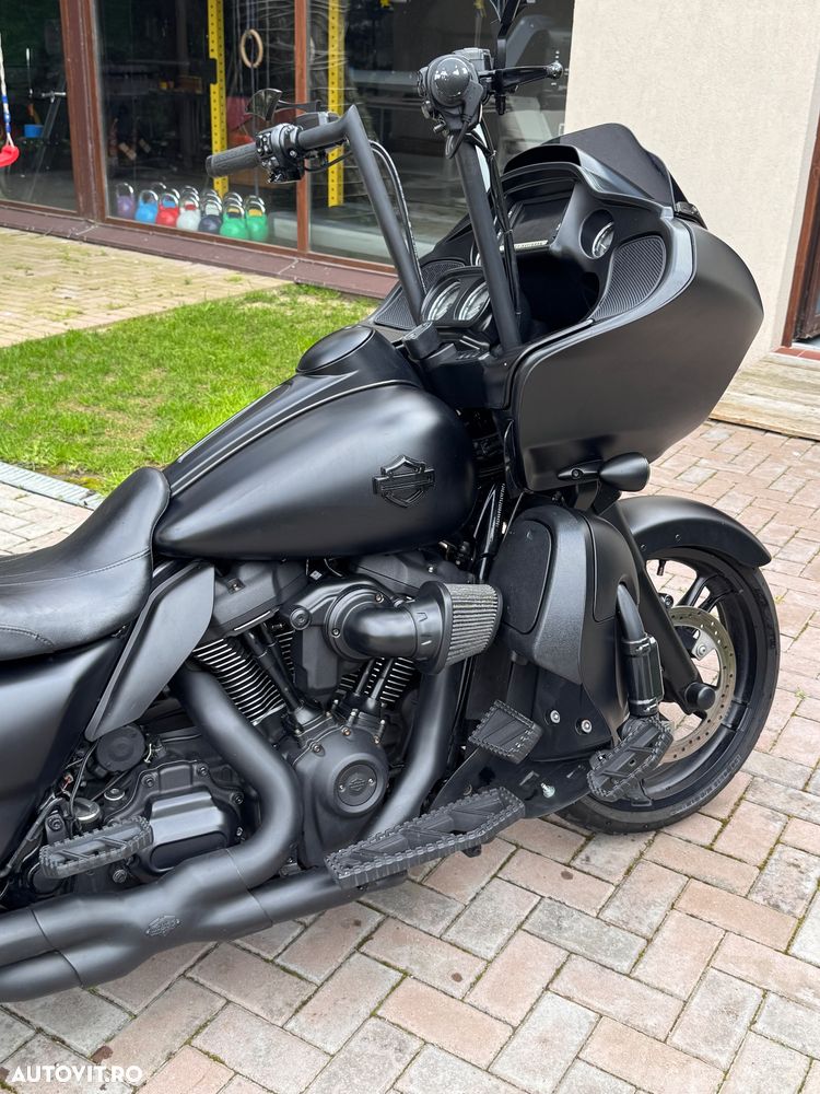 Harley-Davidson Road Glide Special - 1