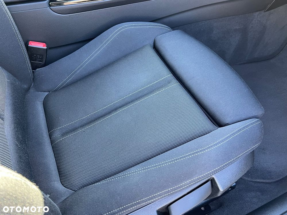 BMW Seria 3 320d xDrive Luxury Line sport - 36