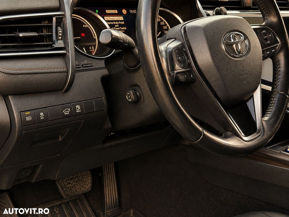 Toyota Camry 2.5 Business - 14
