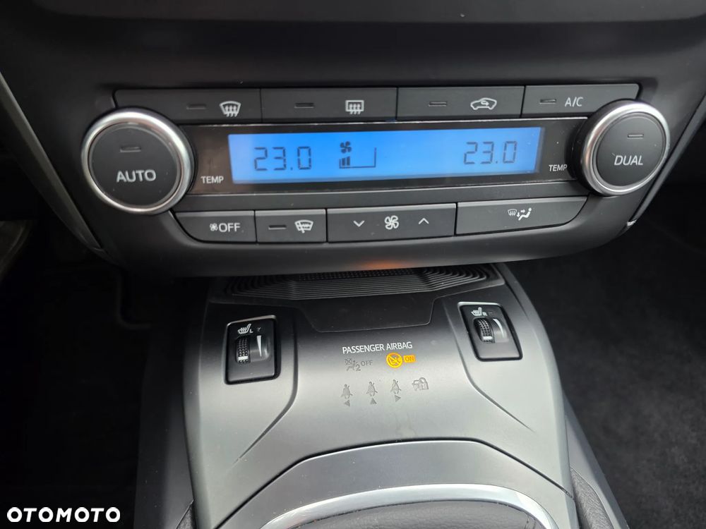 Toyota Avensis - 36