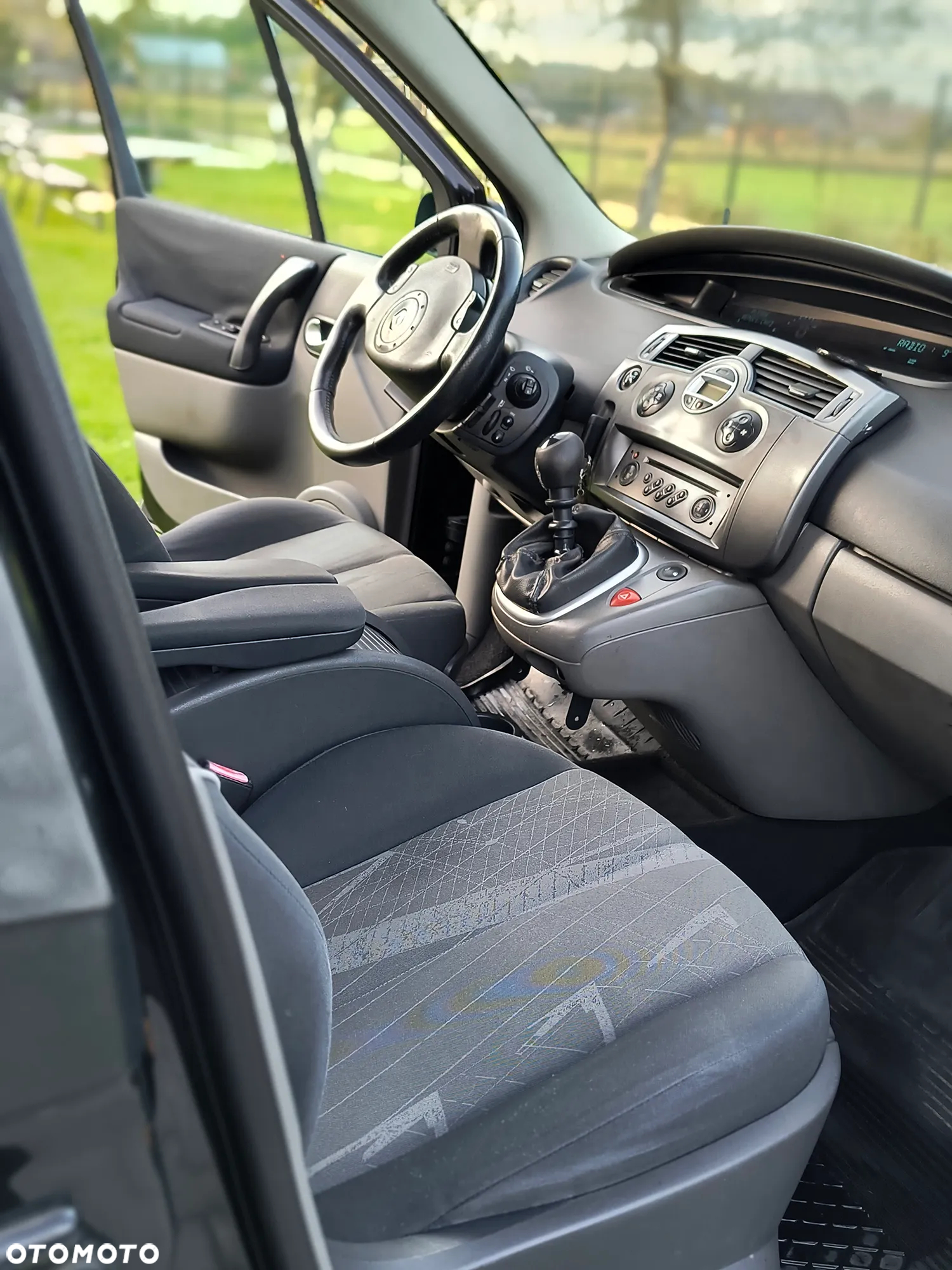 Renault Scenic 2.0 16V Avantage - 10
