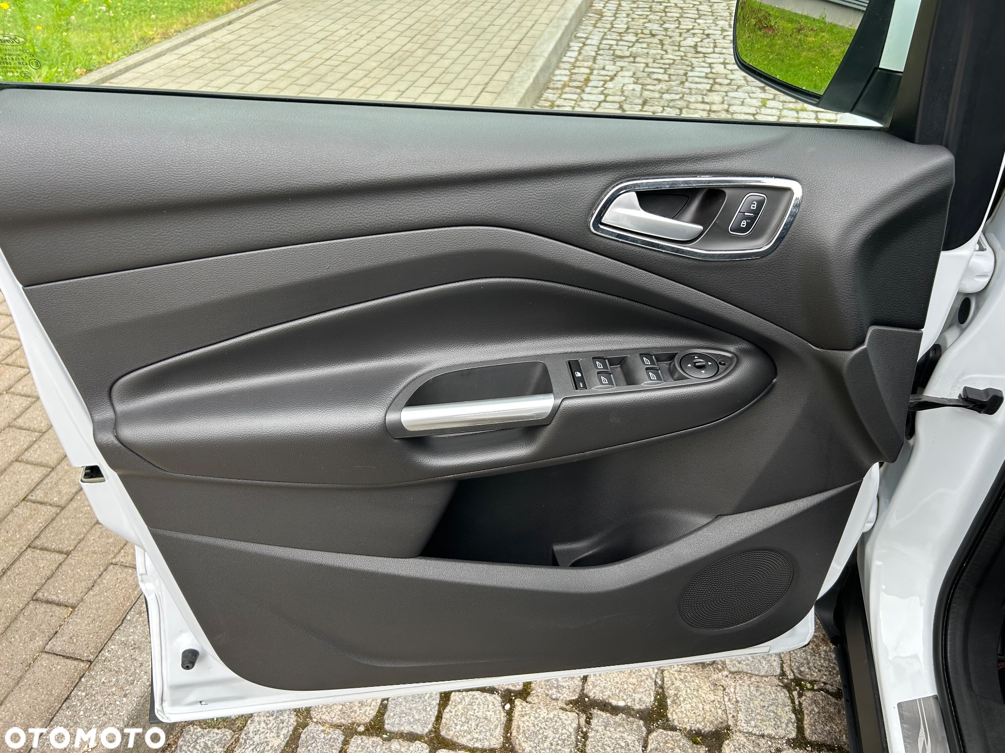 Ford Kuga 1.5 EcoBoost 2x4 Titanium - 30