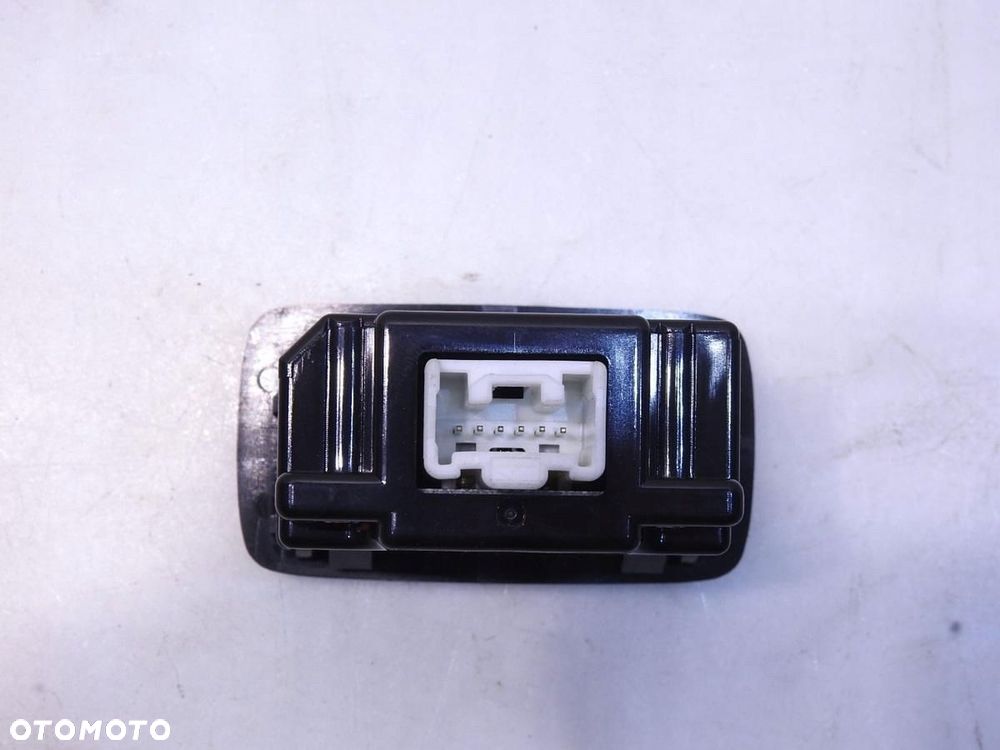 GNIAZDO AUX SUBARU FORESTER III - 5