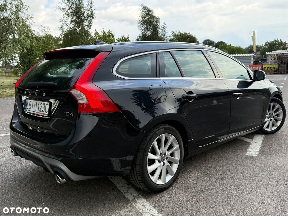 Volvo V60 D4 Geartronic RDesign - 10