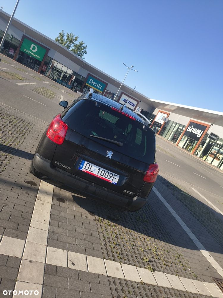 Peugeot 207 - 8