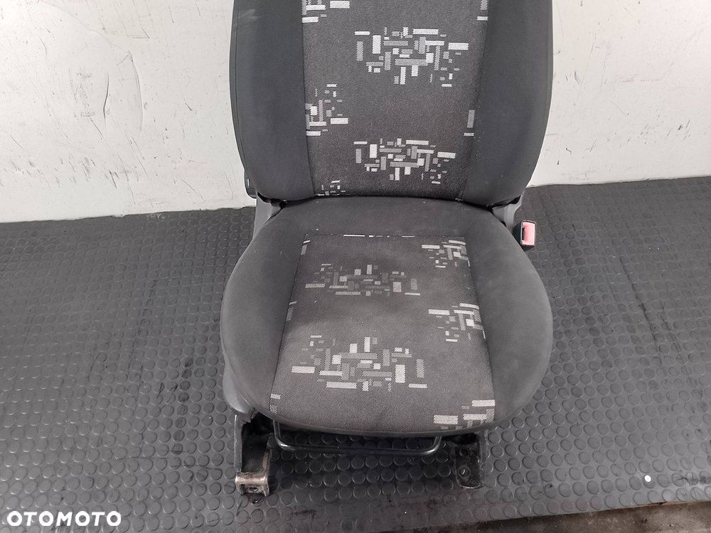 FOTEL PRAWY PASAŻERA FIAT FIORINO IV - 3