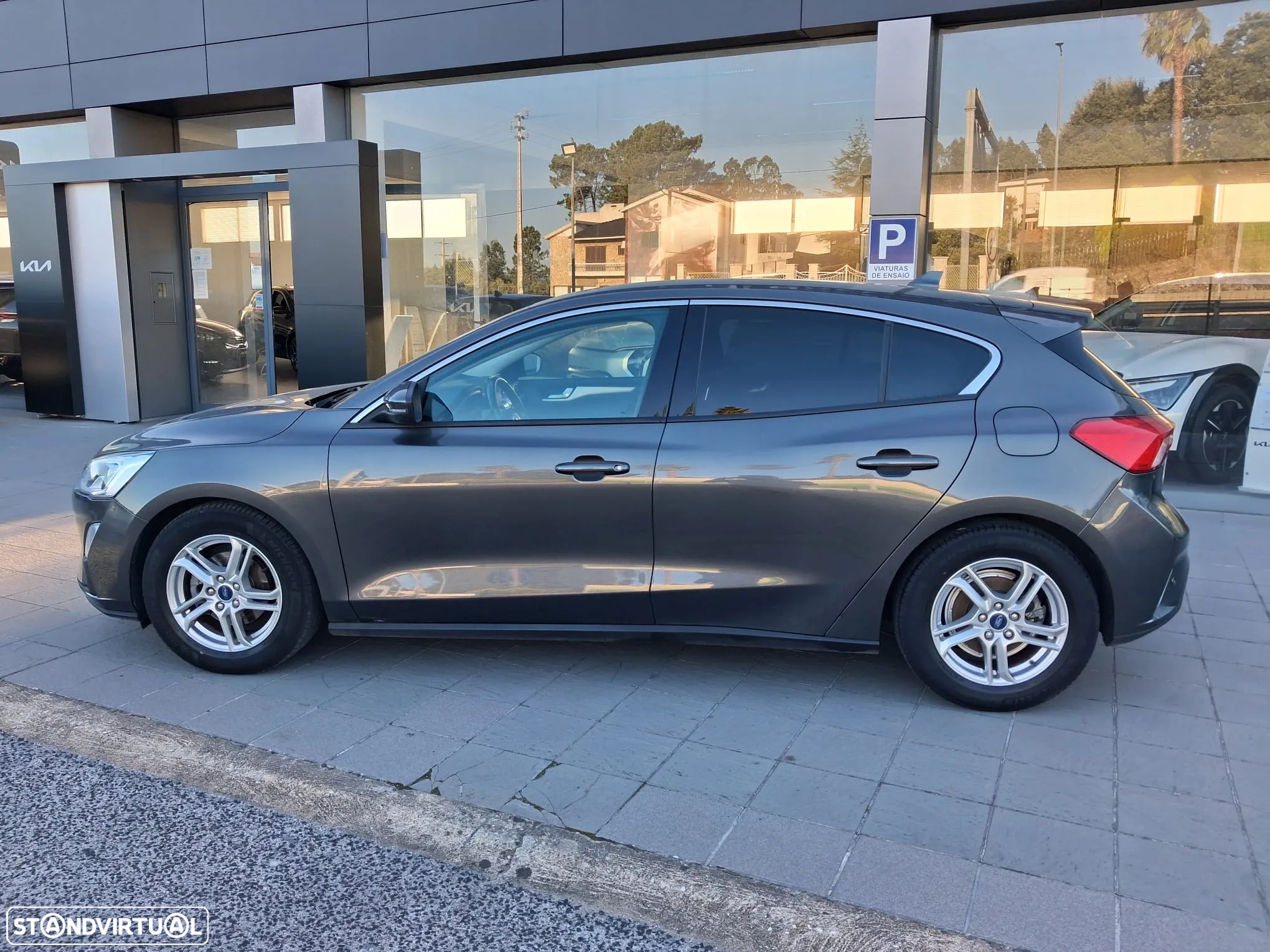 Ford Focus 1.0 EcoBoost Business - 9