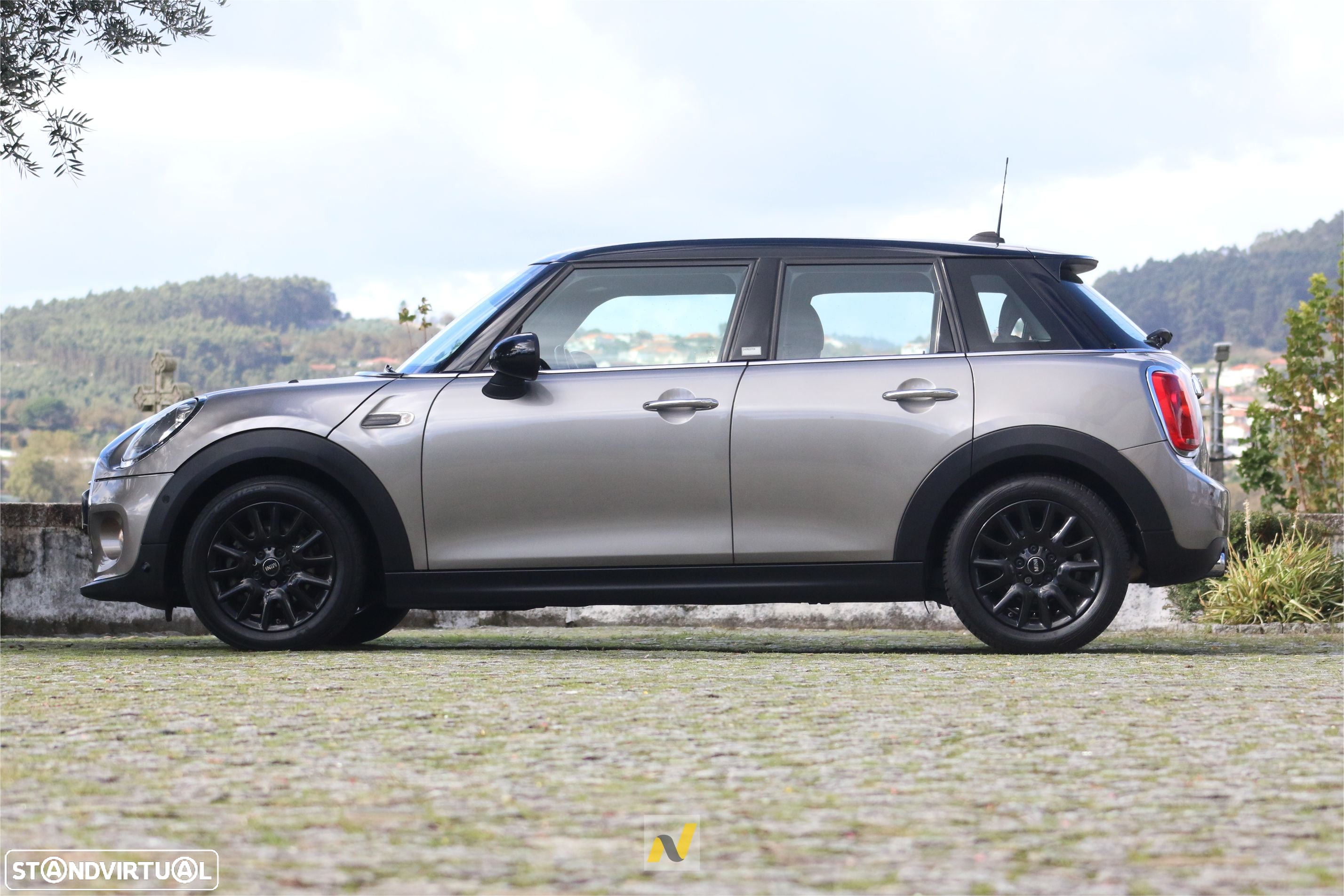 MINI 5 Portas Cooper D Aut. - 2