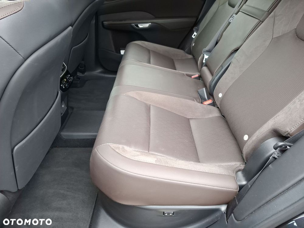 Lexus RX 450h+ Omotenashi - 15
