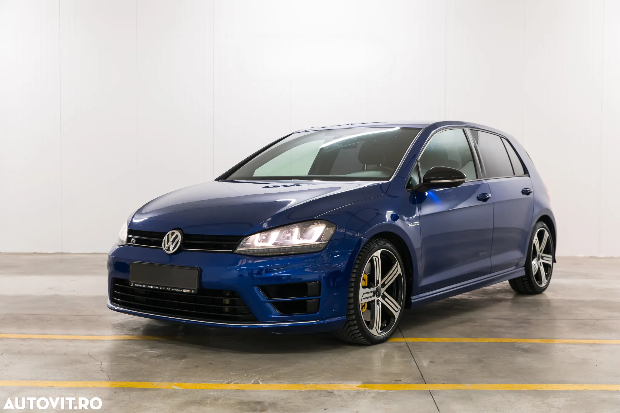 Volkswagen Golf R 2.0 TSI OPF 4Motion DSG - 2