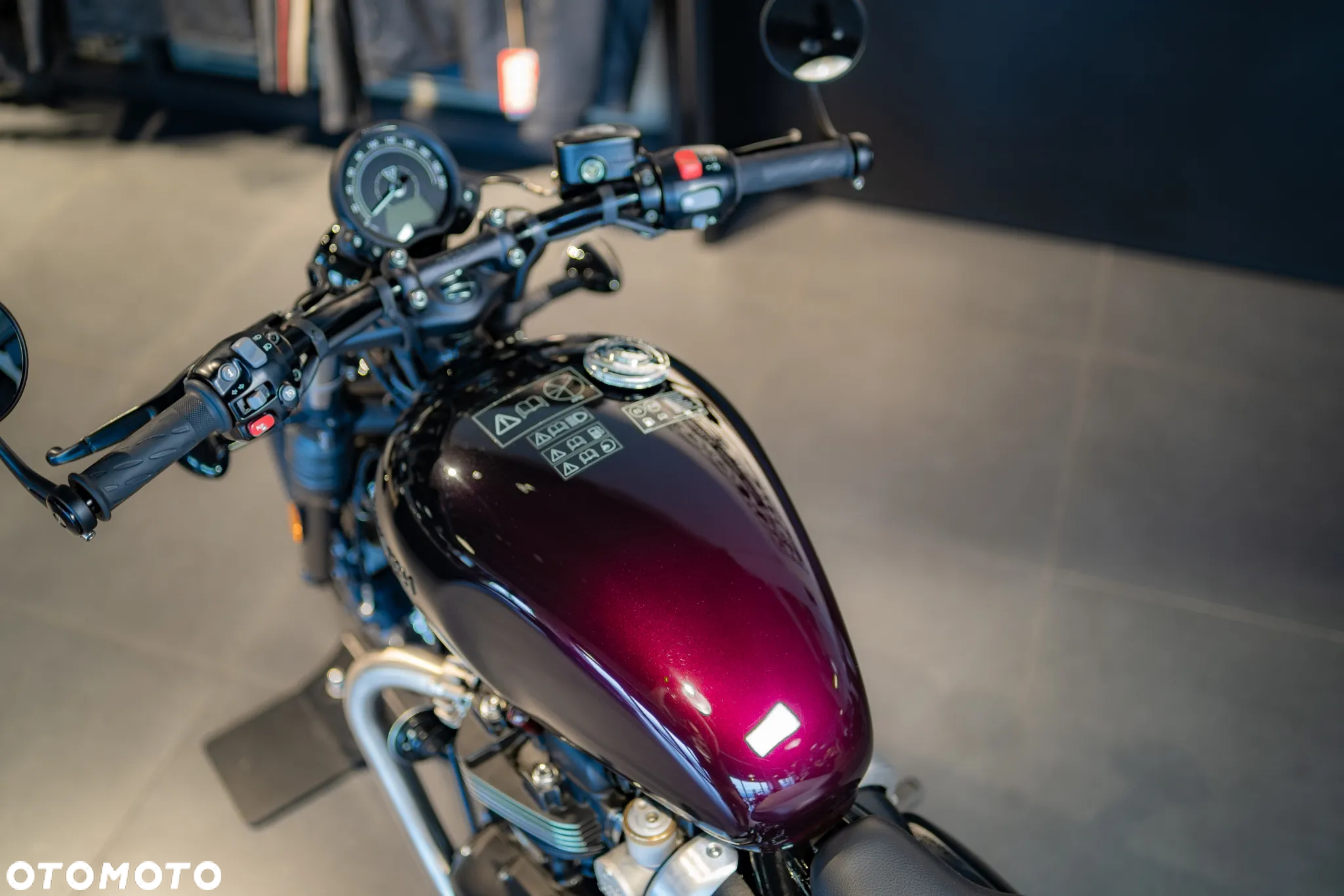Triumph Bonneville Bobber - 18