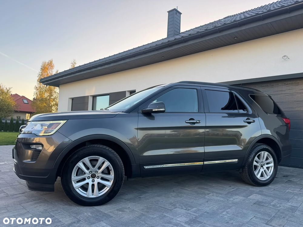 Ford Explorer - 32