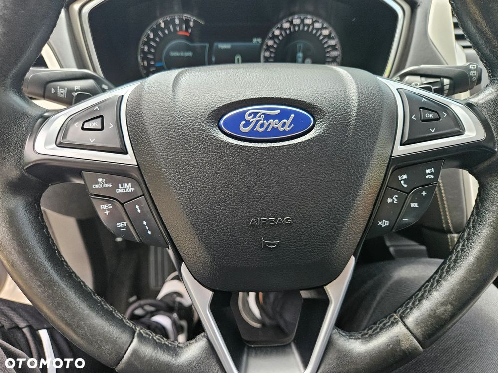 Ford Mondeo - 26