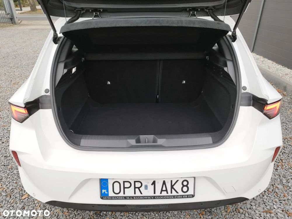 Opel Astra 1.2 Turbo Edition - 27