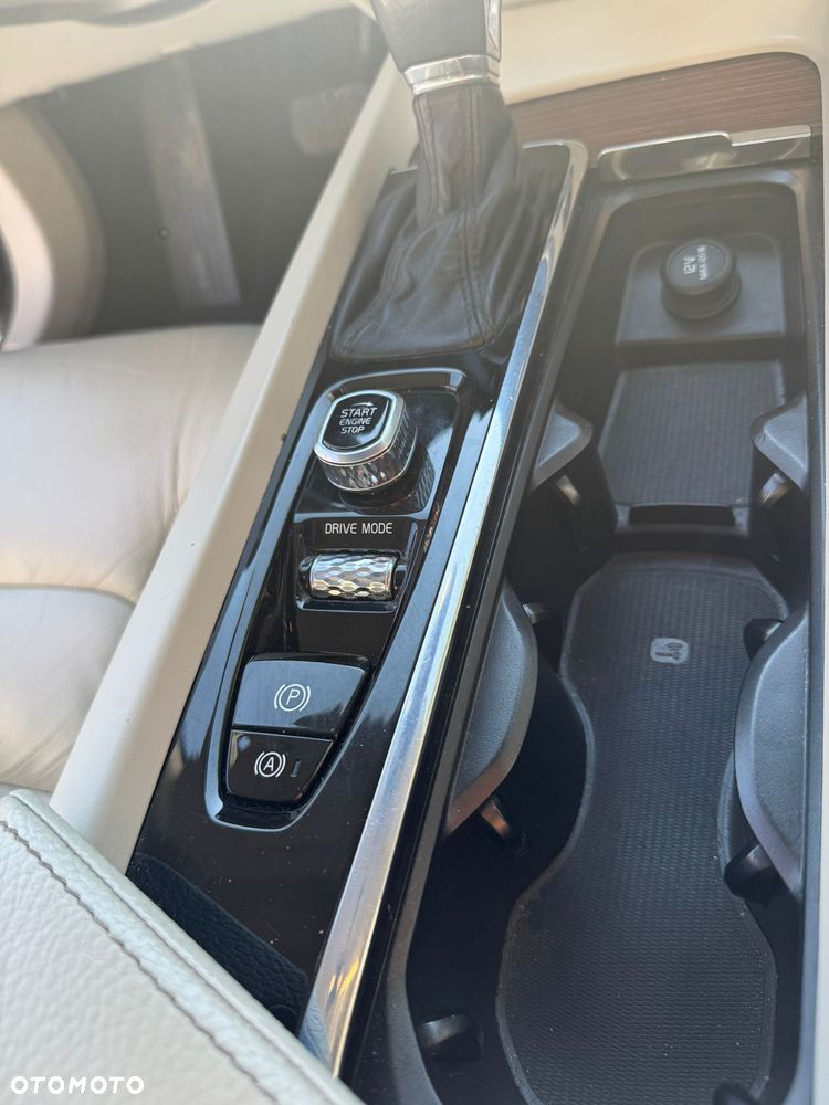 Volvo S60 T5 Momentum Pro - 27