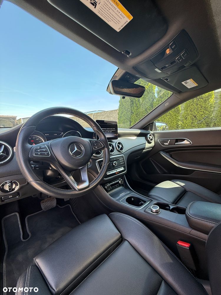Mercedes-Benz CLA 250 7G-DCT - 14