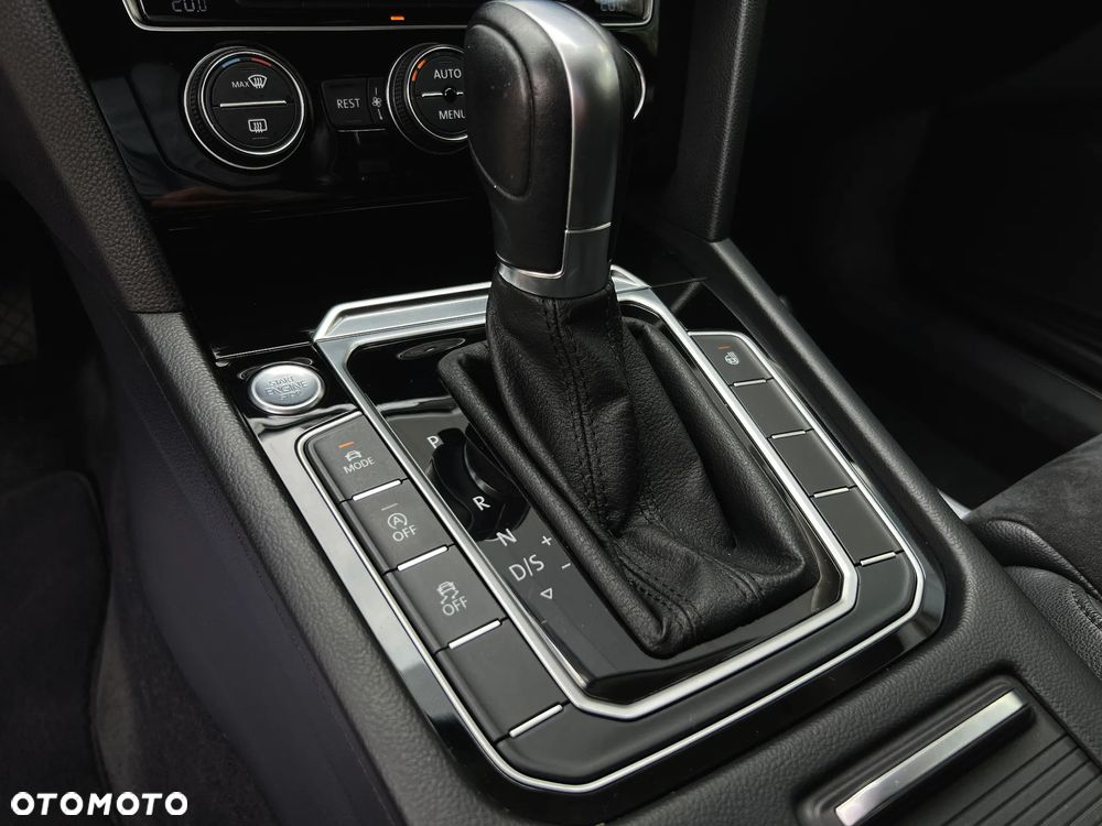 Volkswagen Passat - 33