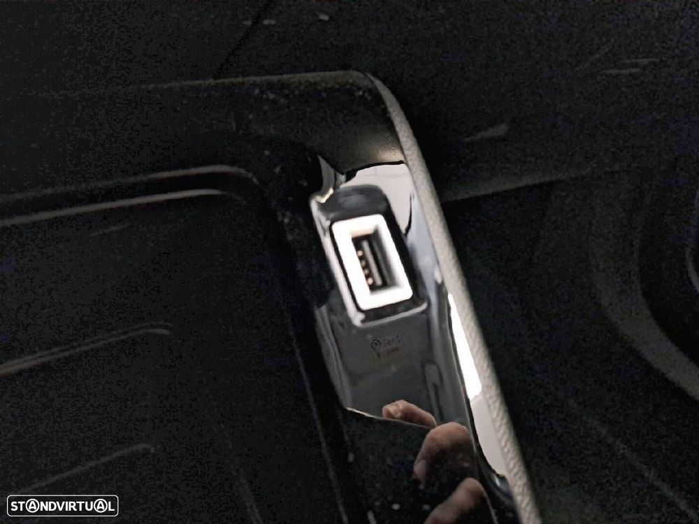 Peugeot 2008 1.5 BlueHDi Active Pack - 23