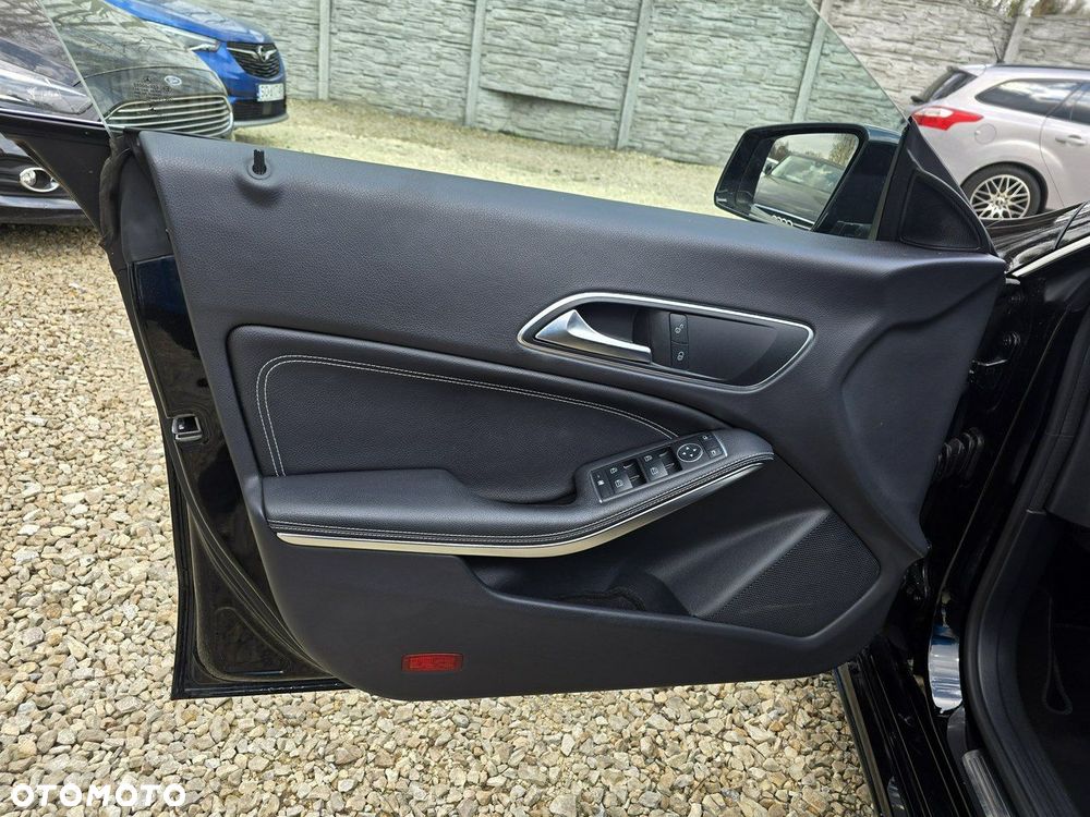 Mercedes-Benz CLA - 24