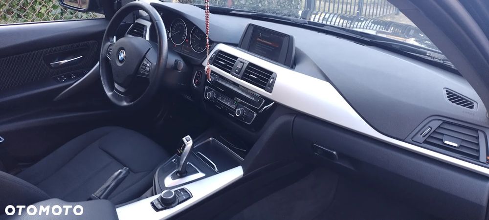 BMW Seria 3 318i Advantage - 14