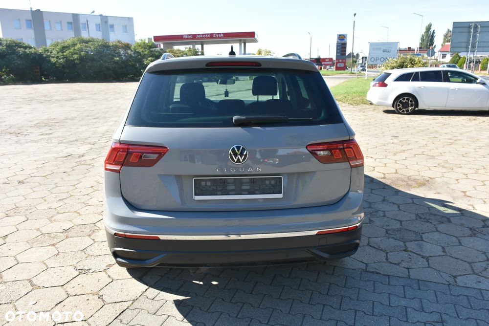 Volkswagen Tiguan - 10