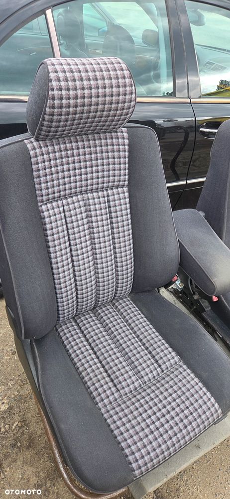 Fotele + kanapa tył + podłokietnik Mercedes W124 92 rok kpl Sedan - 6