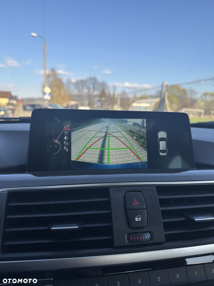 BMW Seria 3 328i Luxury Line - 23