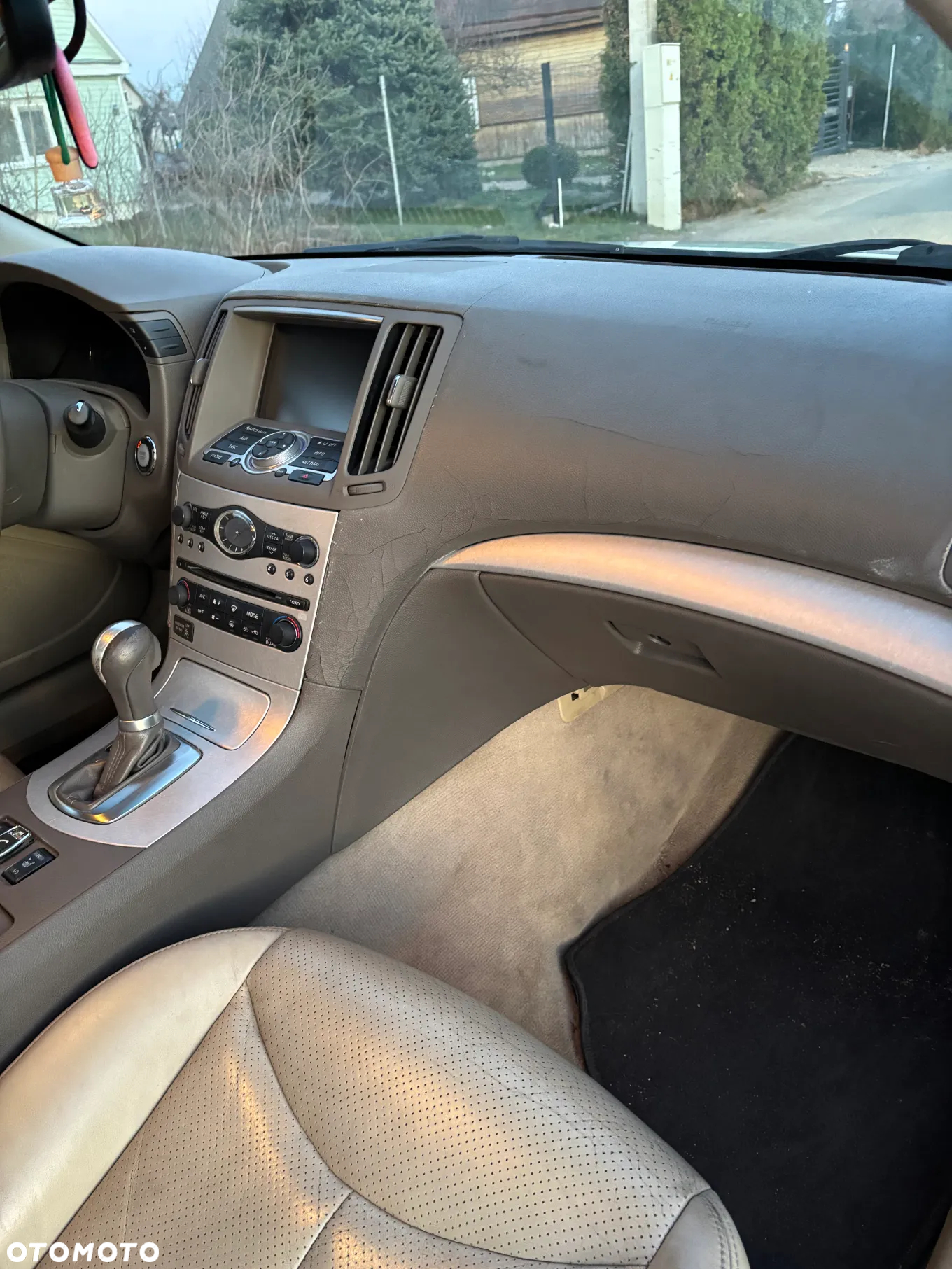 Infiniti G G37 - 14