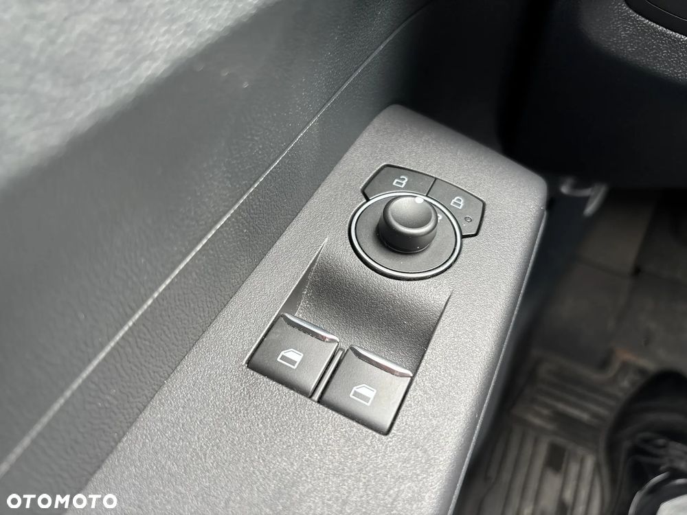 Ford Transit Courier - 20