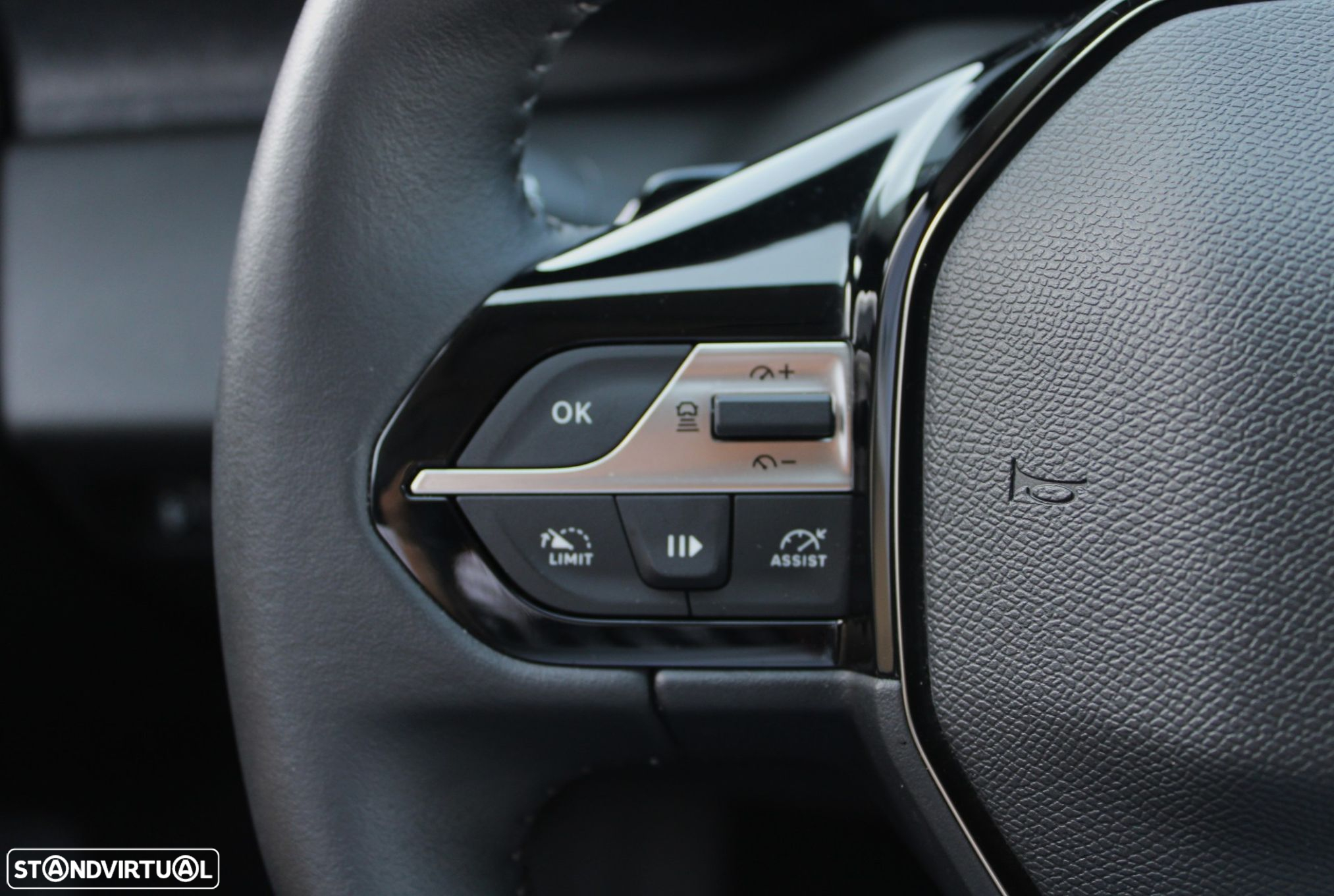 Peugeot 408 1.6 Hybrid Allure e-EAT8 - 22