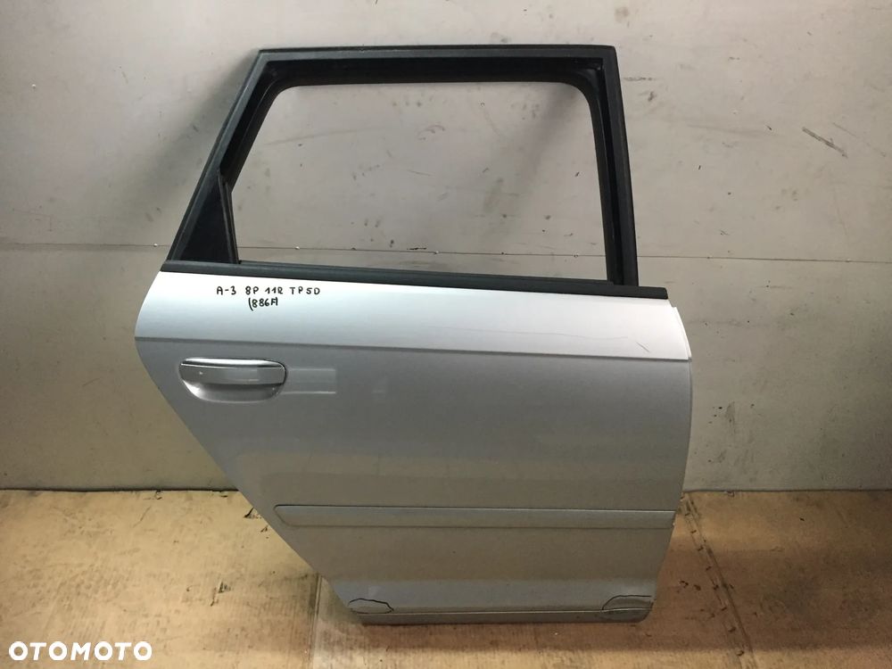 AUDI A3 8P 11R DRZWI PRAWE TYŁ