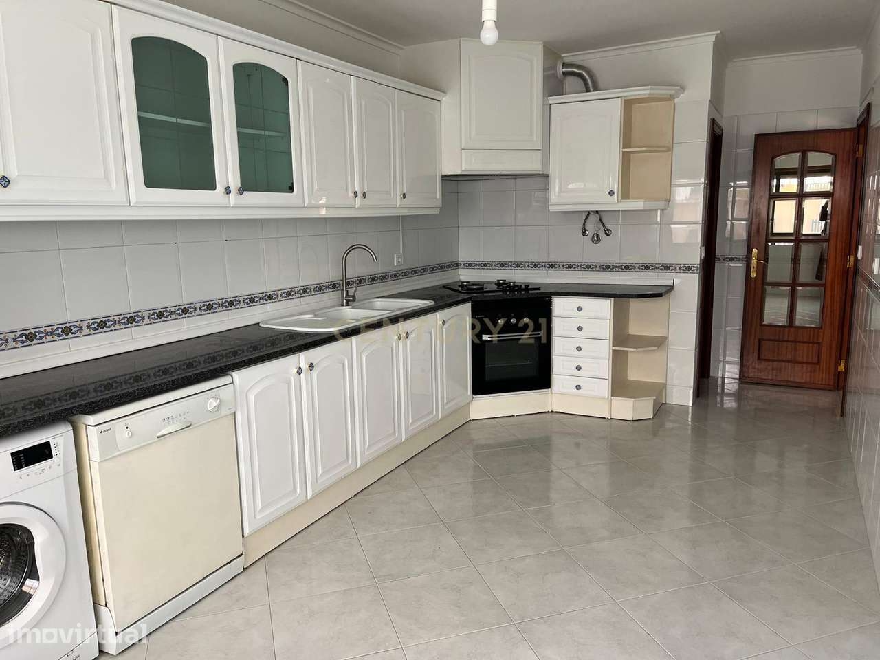 Apartamento T2 para Arrendamento – Massamá Norte - Grande imagem: 3/15