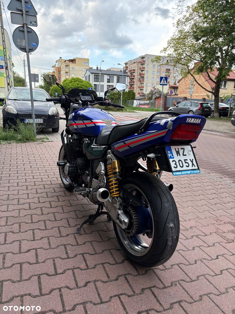 Yamaha XJR - 5