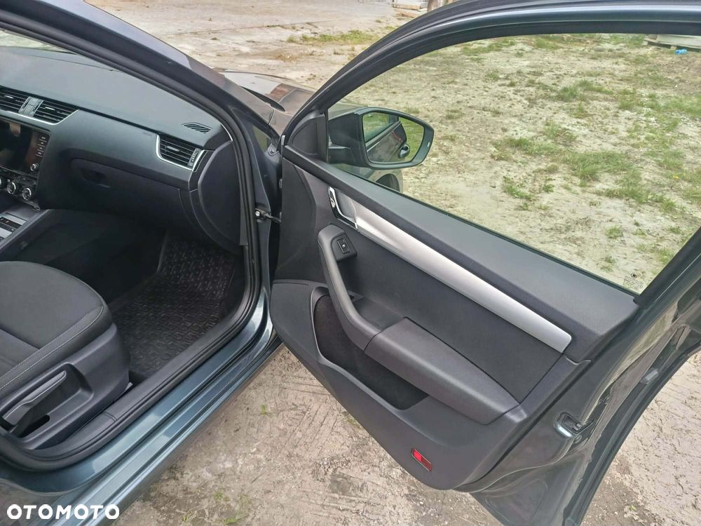 Skoda Octavia 2.0 TDI SCR Ambition DSG - 3