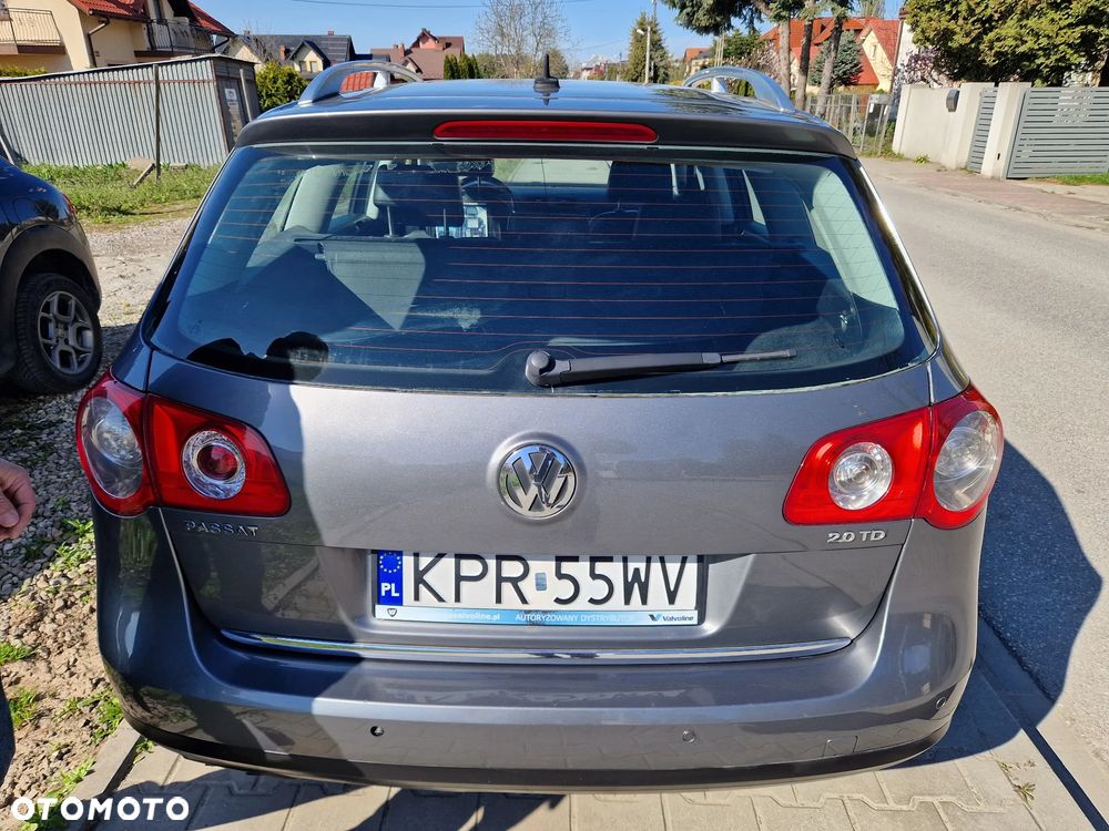 Volkswagen Passat 2.0 TDI DPF Highline - 16