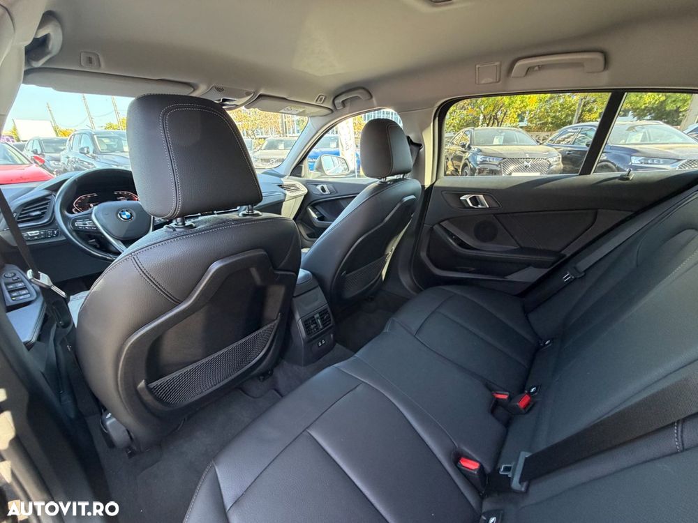 BMW 1 Series 2023 — imagine 17