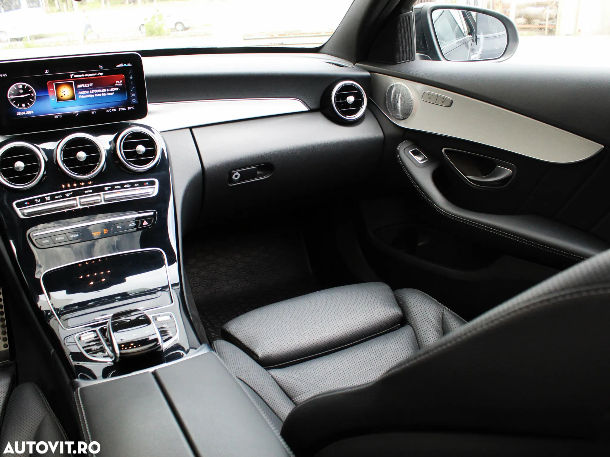 Mercedes-Benz C 220 d 4Matic T 9G-TRONIC AMG Line - 19