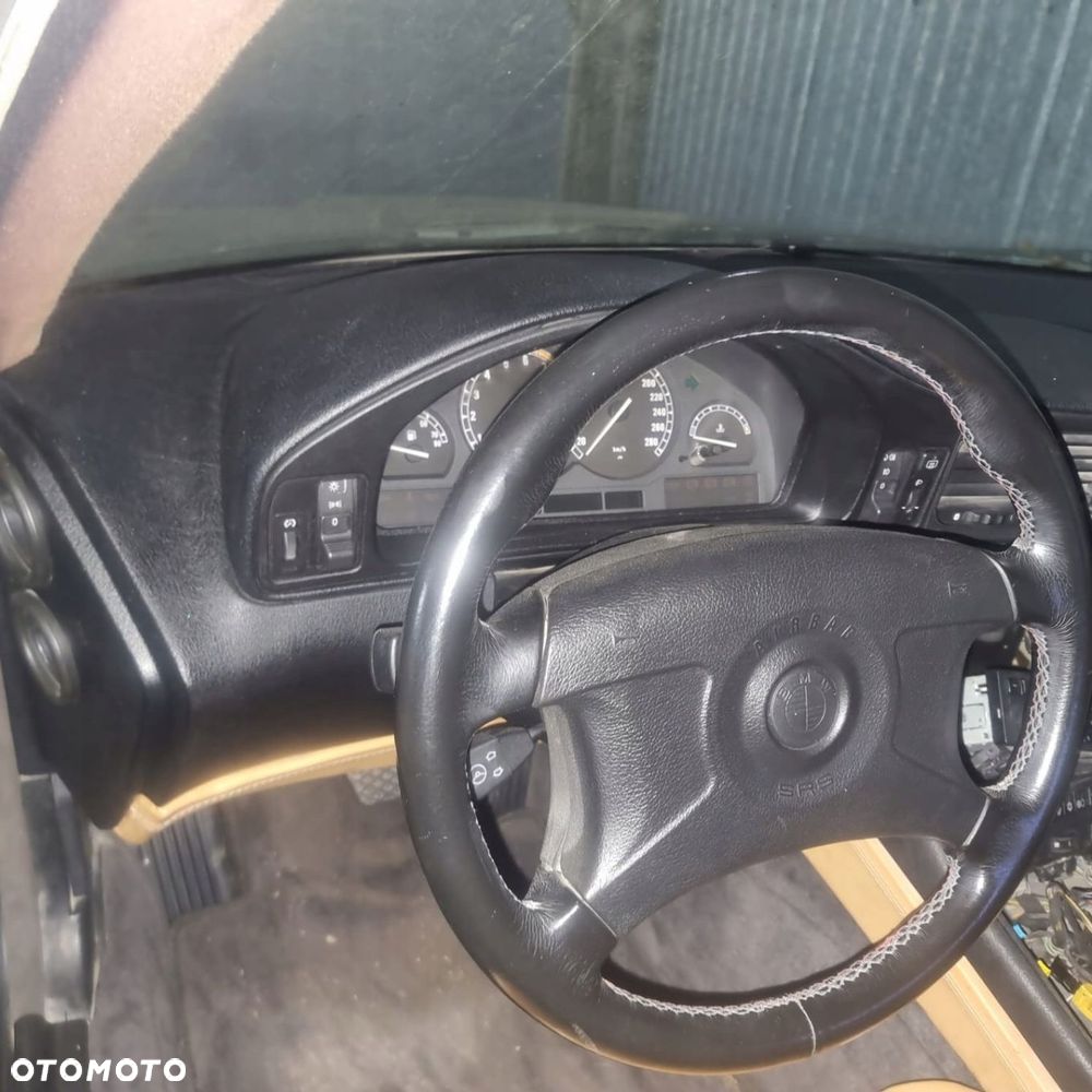 DESKA KOKPIT SCHOWEK TUNEL BMW 840 E31 EU - 2